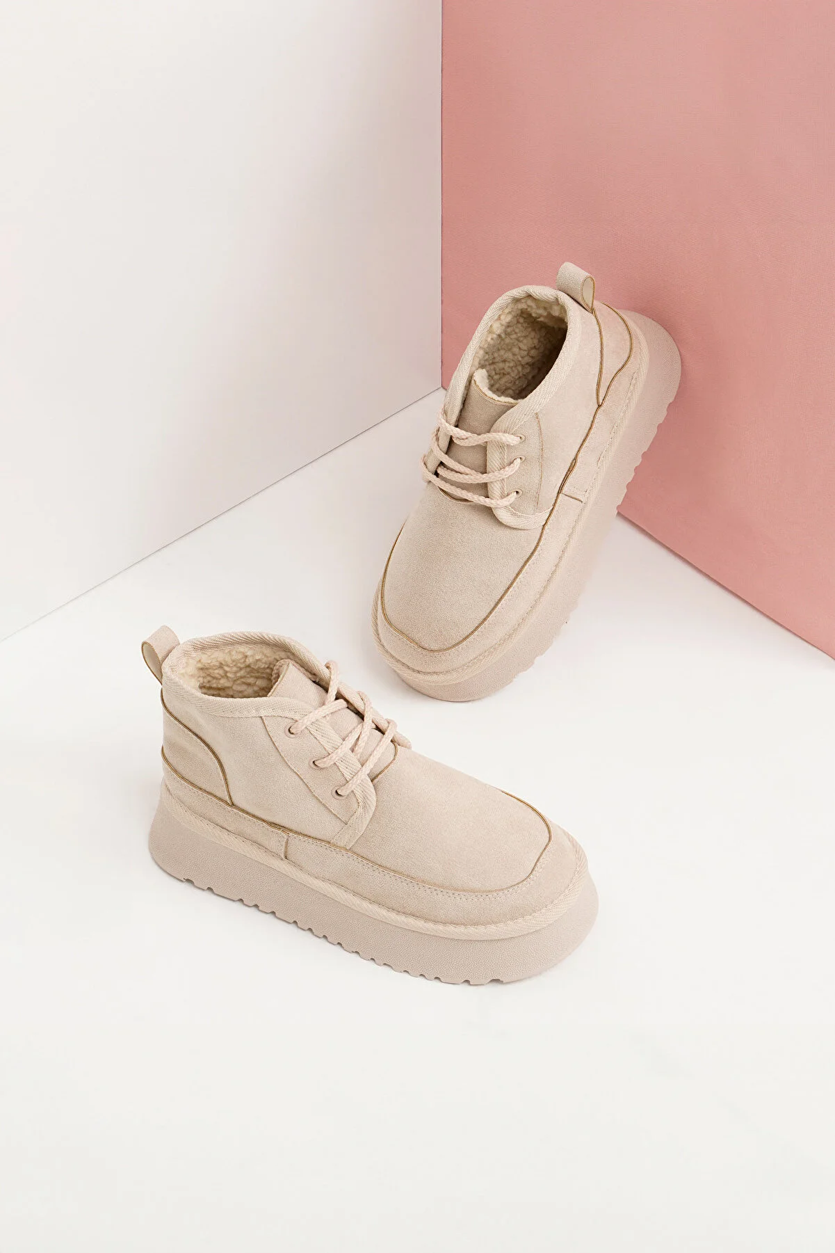 CZ London  Kurze Schnürstiefel für Damen mit hoher Sohle