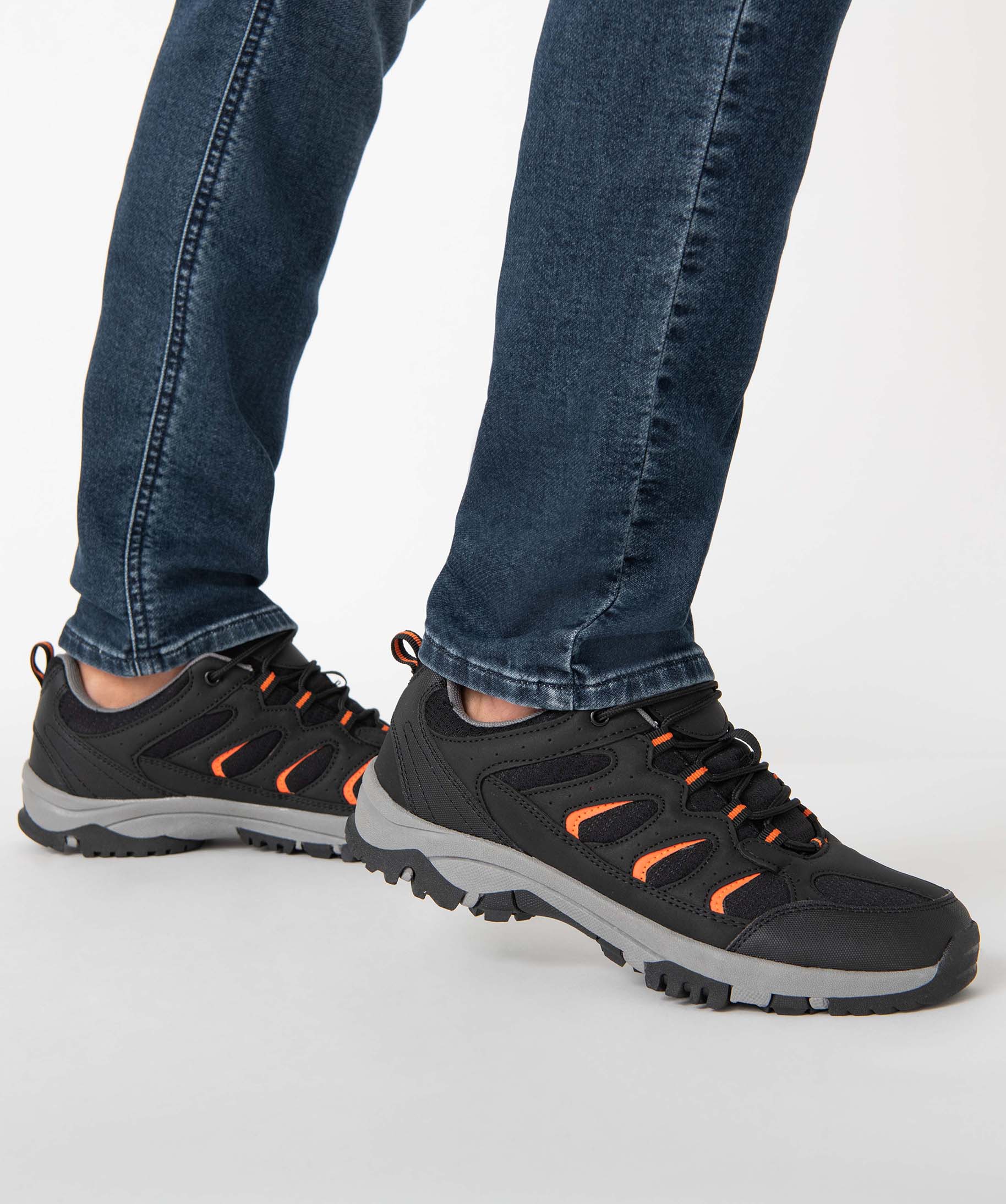 Baskets homme tout terrain à semelle crantée noir | GEMO