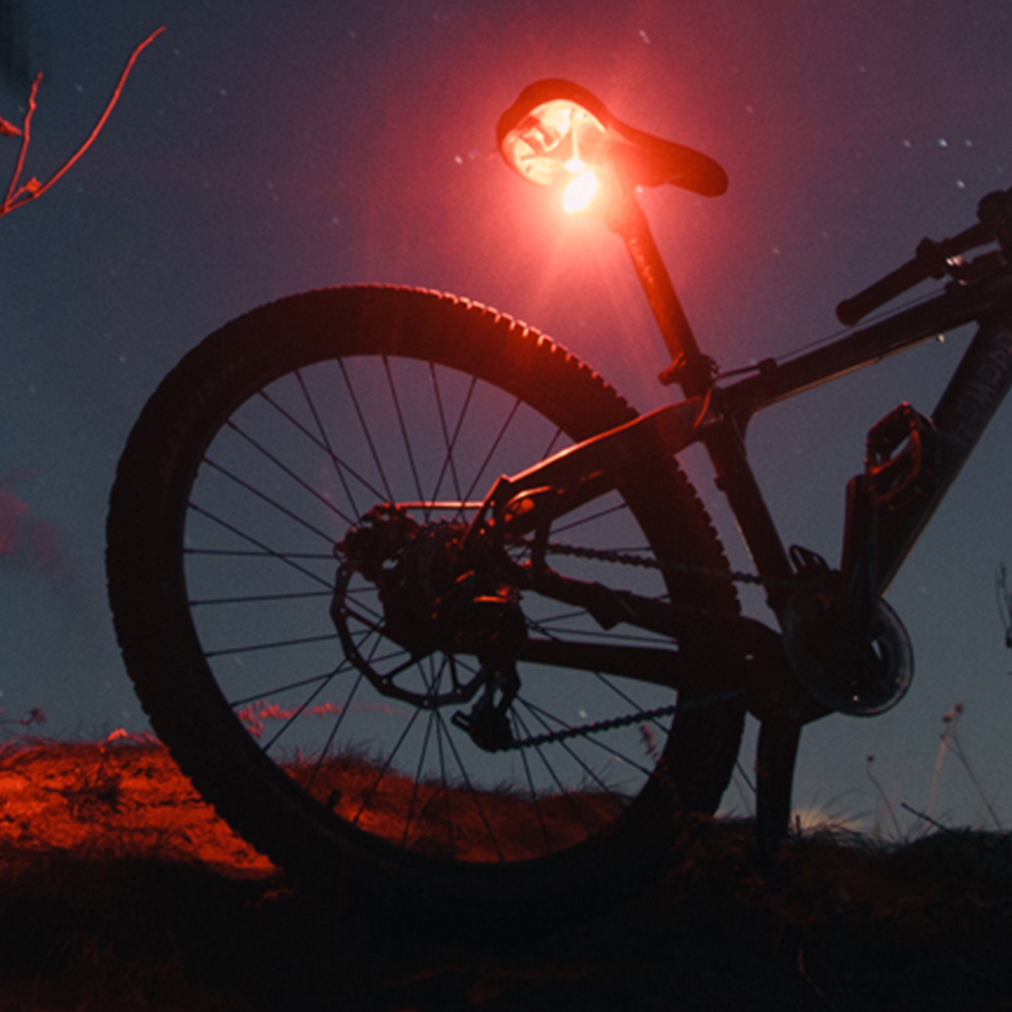SachsenRAD Fahrrad-Rücklicht LED-Rücklicht Red Circle, 6 Modi, leichter An- und Abbau, Abstrahlwinkel 220°