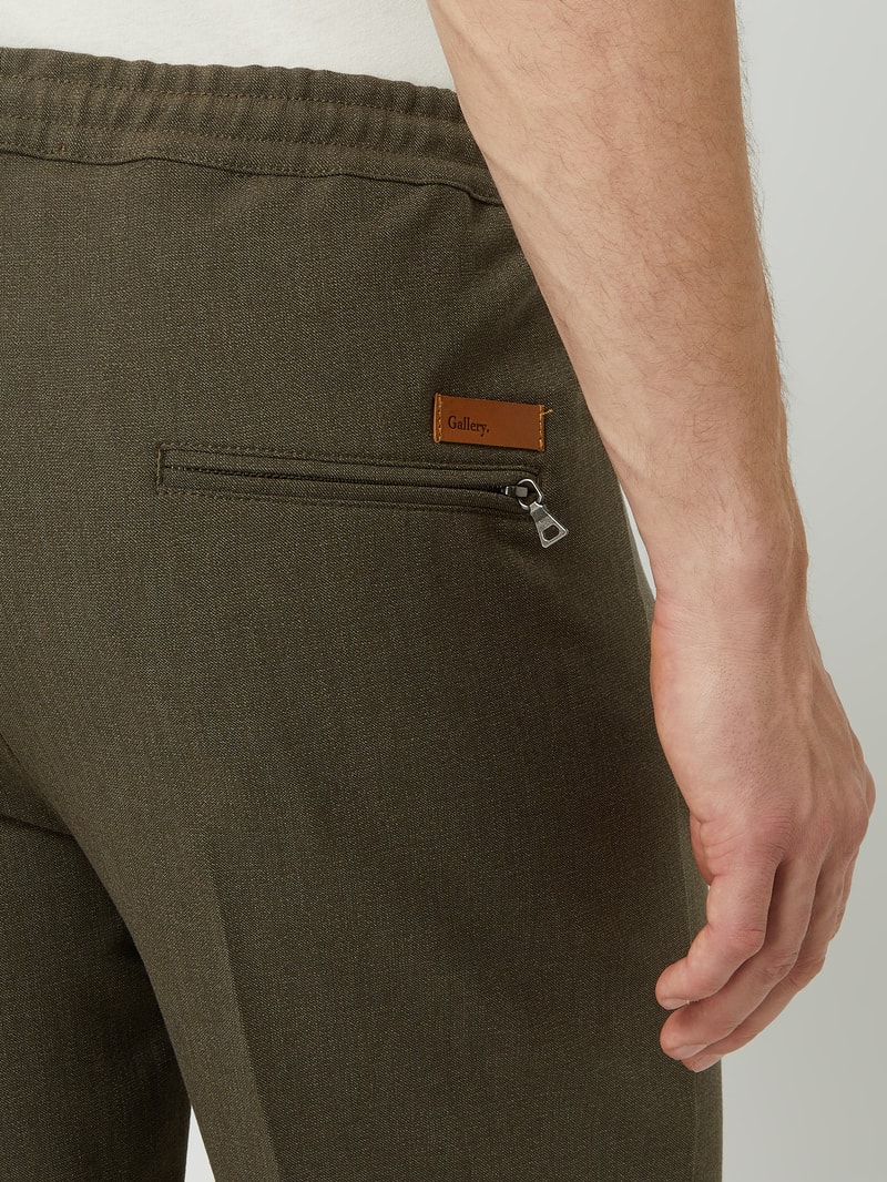 Sweatshorts mit Stretch-Anteil Modell 'Julian' in olivgrün
