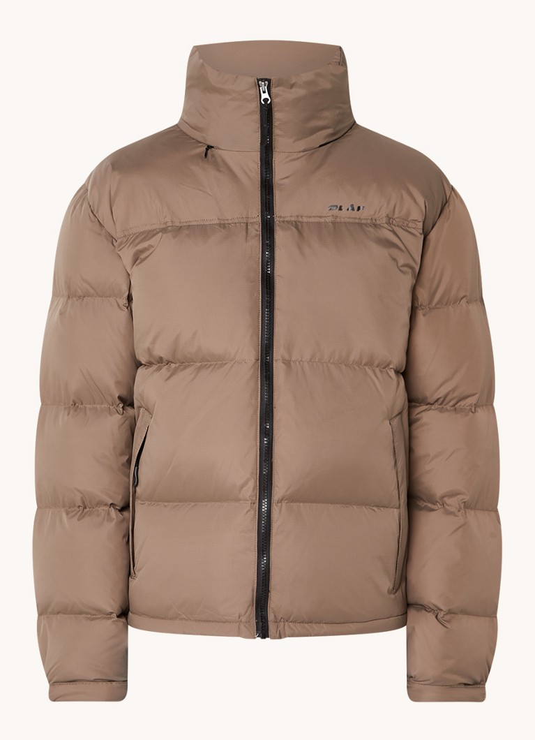 Jaqueta puffer OLAF com enchimento de plumas e capuz embutido.