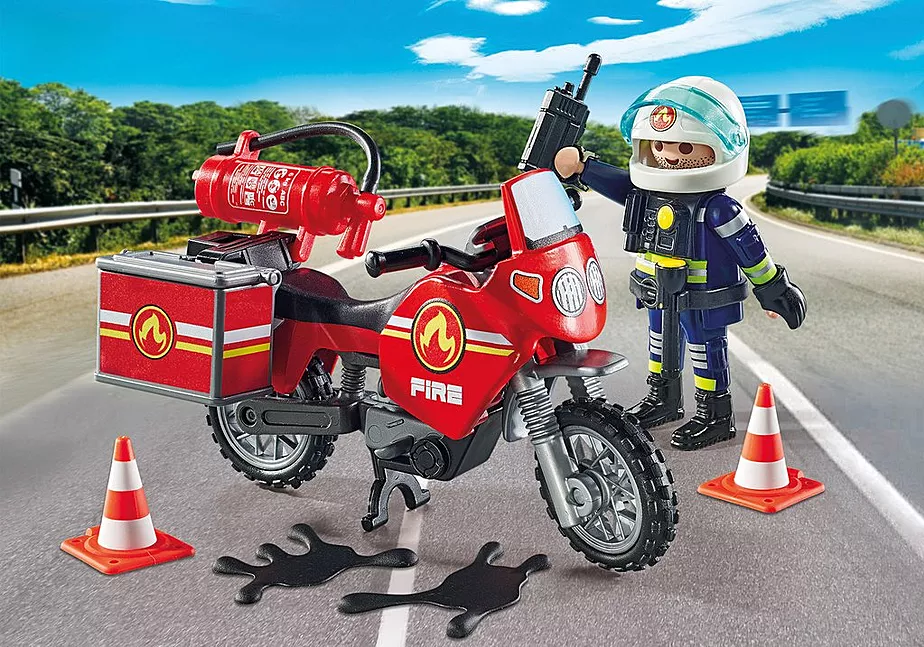 Feuerwehrmotorrad am Unfallort