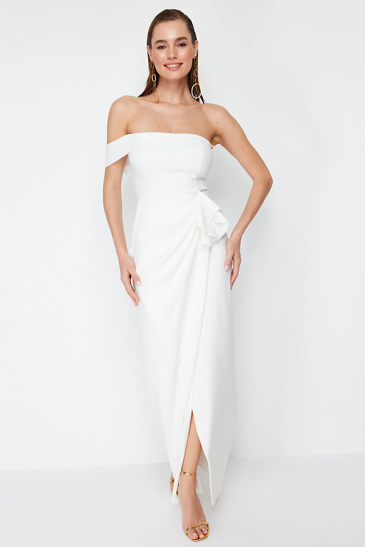 Trendyol Collection  Weißes, gerades, regelmäßig gewebtes Abendkleid und Heimkehrkleid TPRSS21AE0010