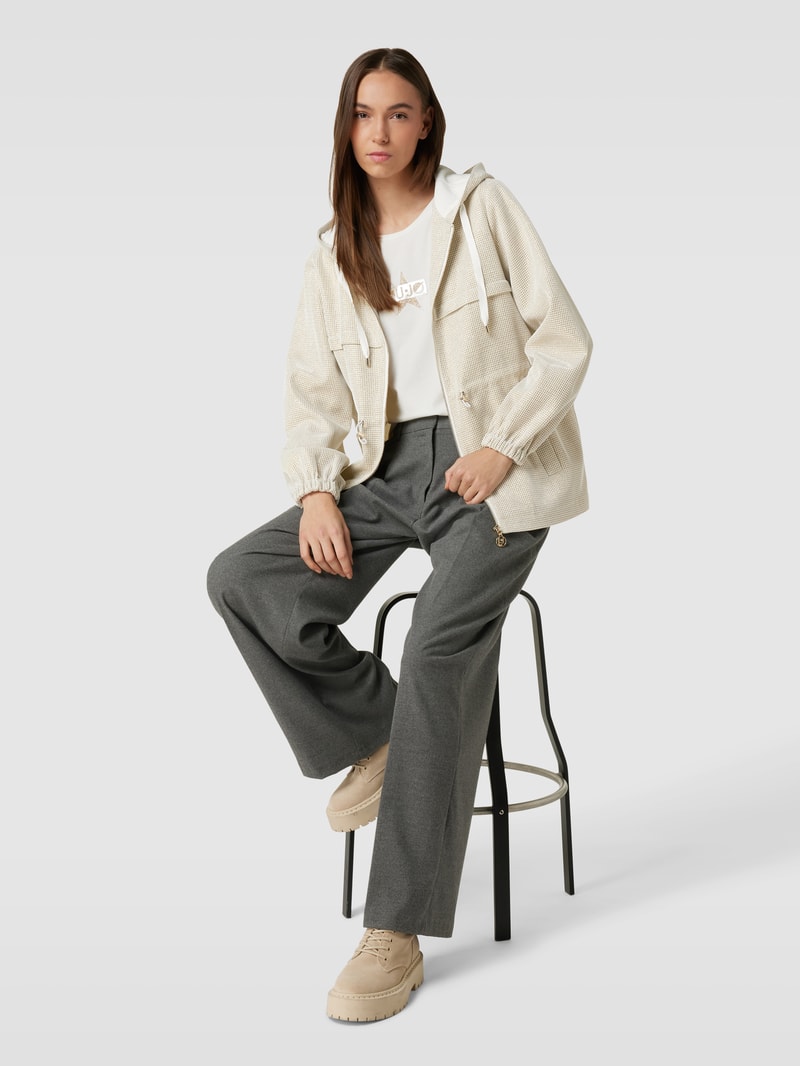 Sweatjacke mit Eingrifftaschen in offwhite