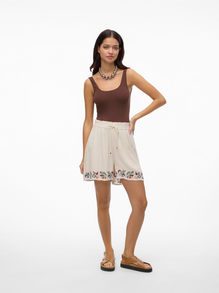 Vero Moda Shorts in Birch günstig kaufen