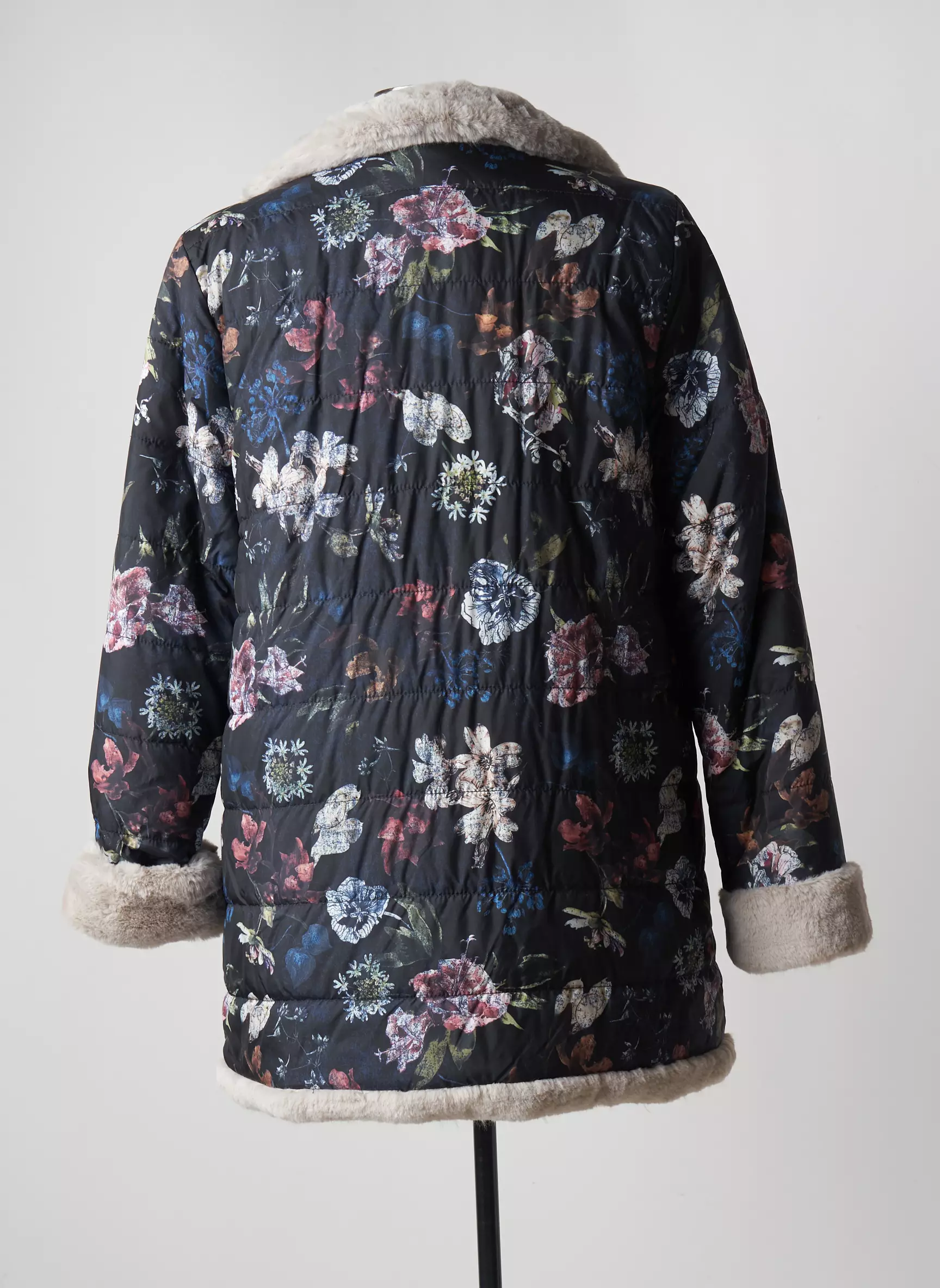 Concept K Doudounes Femme couleur noir