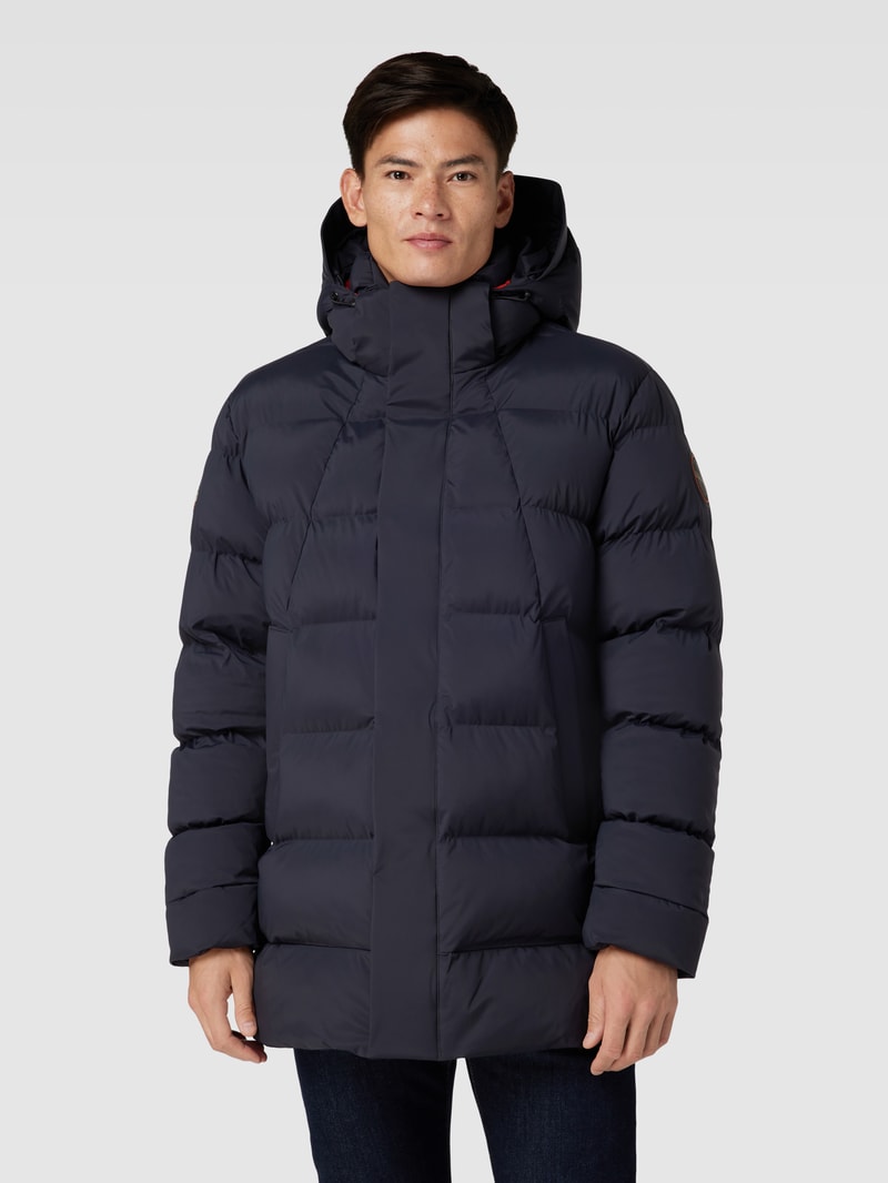 Steppjacke mit Kapuze in schwarz