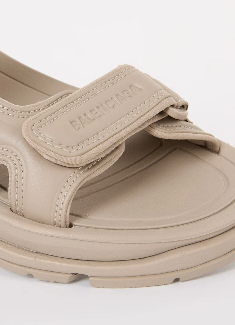Balenciaga Tourist -sandaalit logolla