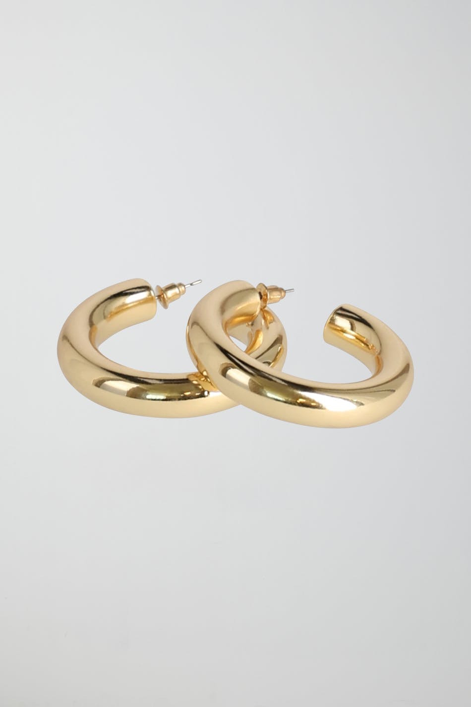 Big hoops earrings