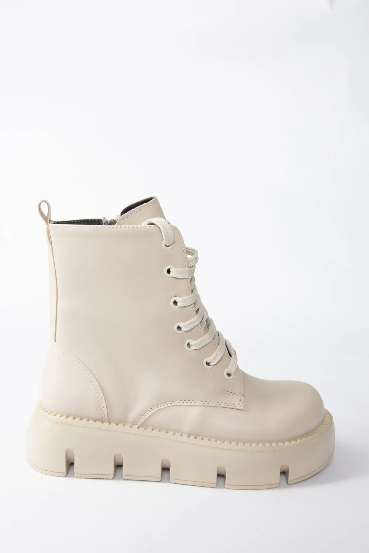 Fox Shoes  Beige Damenstiefel mit Keilsohle N267007309