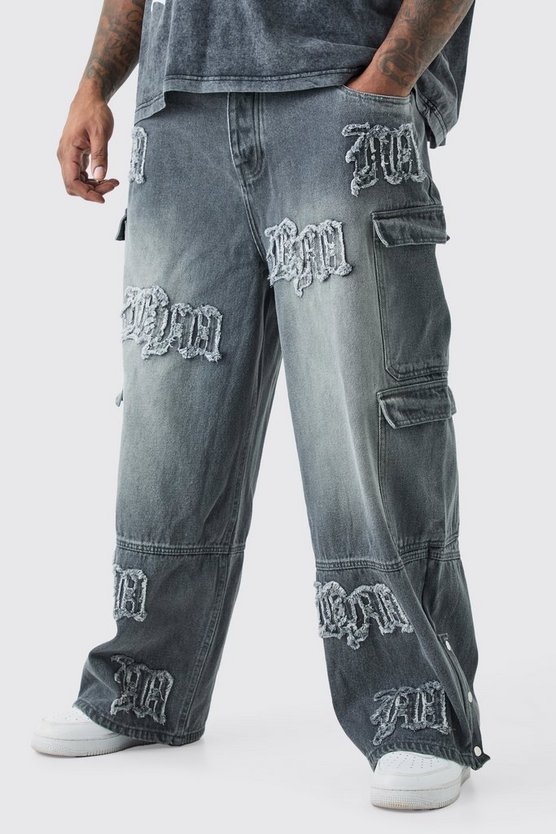 Plus lockere Cargo-Jeans mit Bm-Applikation und Taschen
