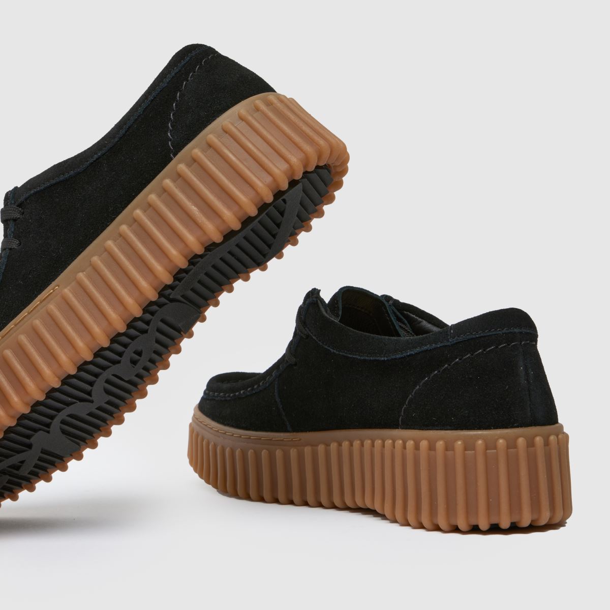 Clarks – Torhill – Svarta platta skor med bee-motiv