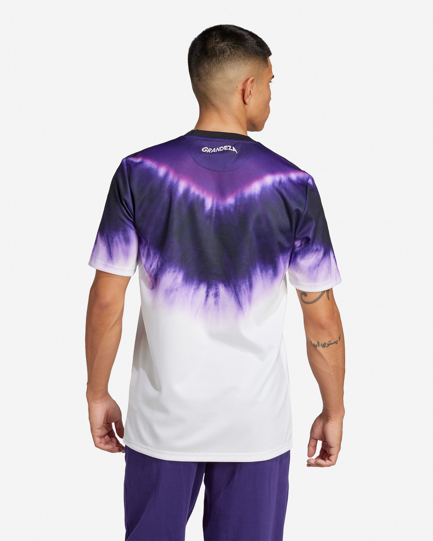 Oficiálne futbalové oblečenie Adidas Real Madrid CNY M JF2590