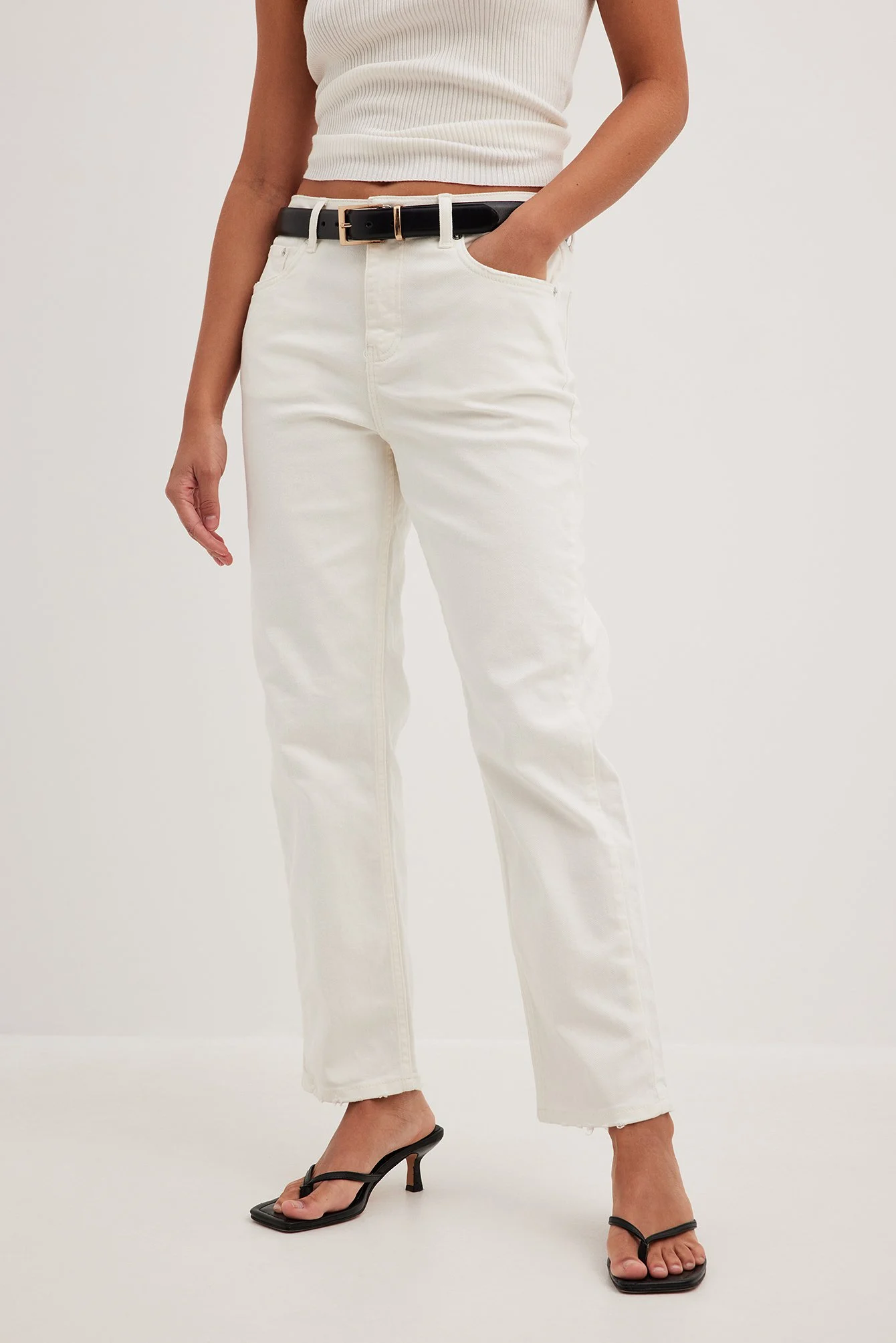 Jeans mit schmalem Bein und mittlerer Taille