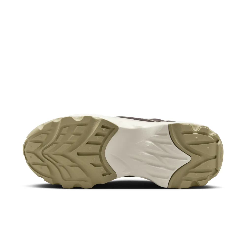 Nike TC 7900 DD9682-003 / grau