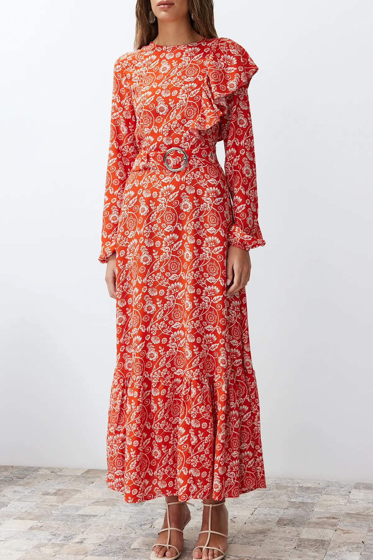 Trendyol Modest  Rotes, mit Blumen gefüttertes, Rüschen-detailliertes, gewebtes Kleid mit Gürtel TCTSS24EB00069