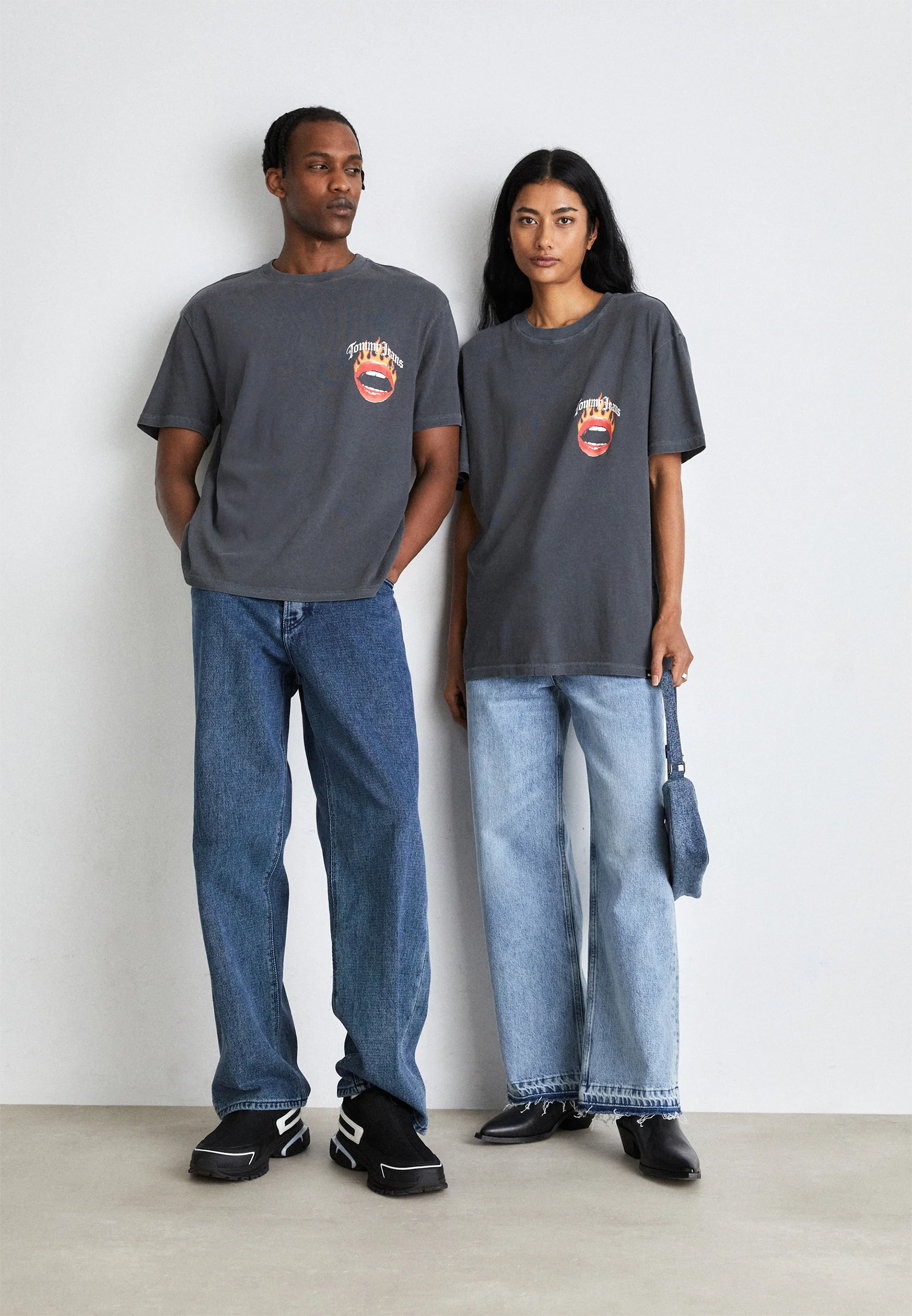 Tommy Jeans VINTAGE FIRE LIPS TEE UNISEX - Camiseta con estampado