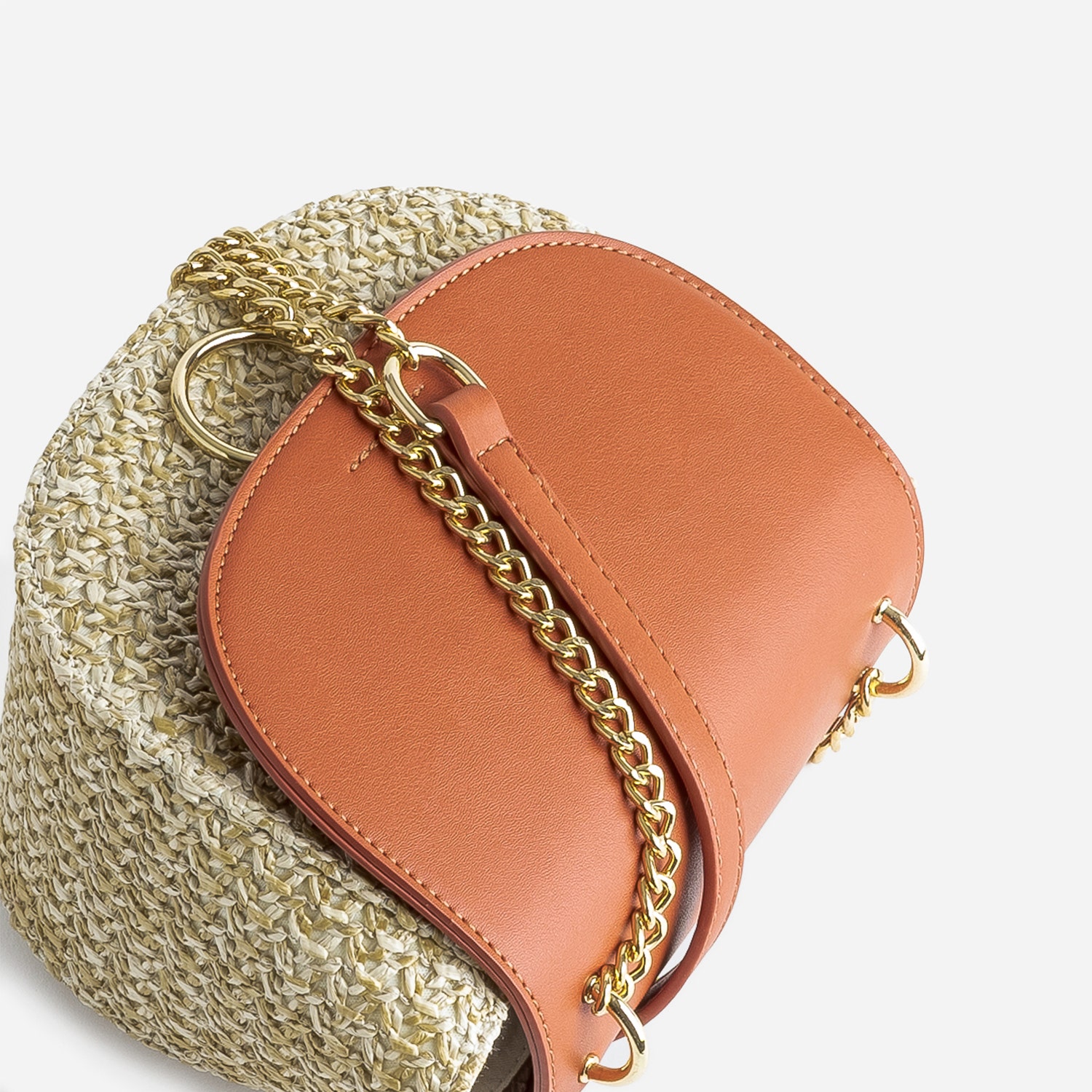 Sac bandoulière marron clair et beige tressé