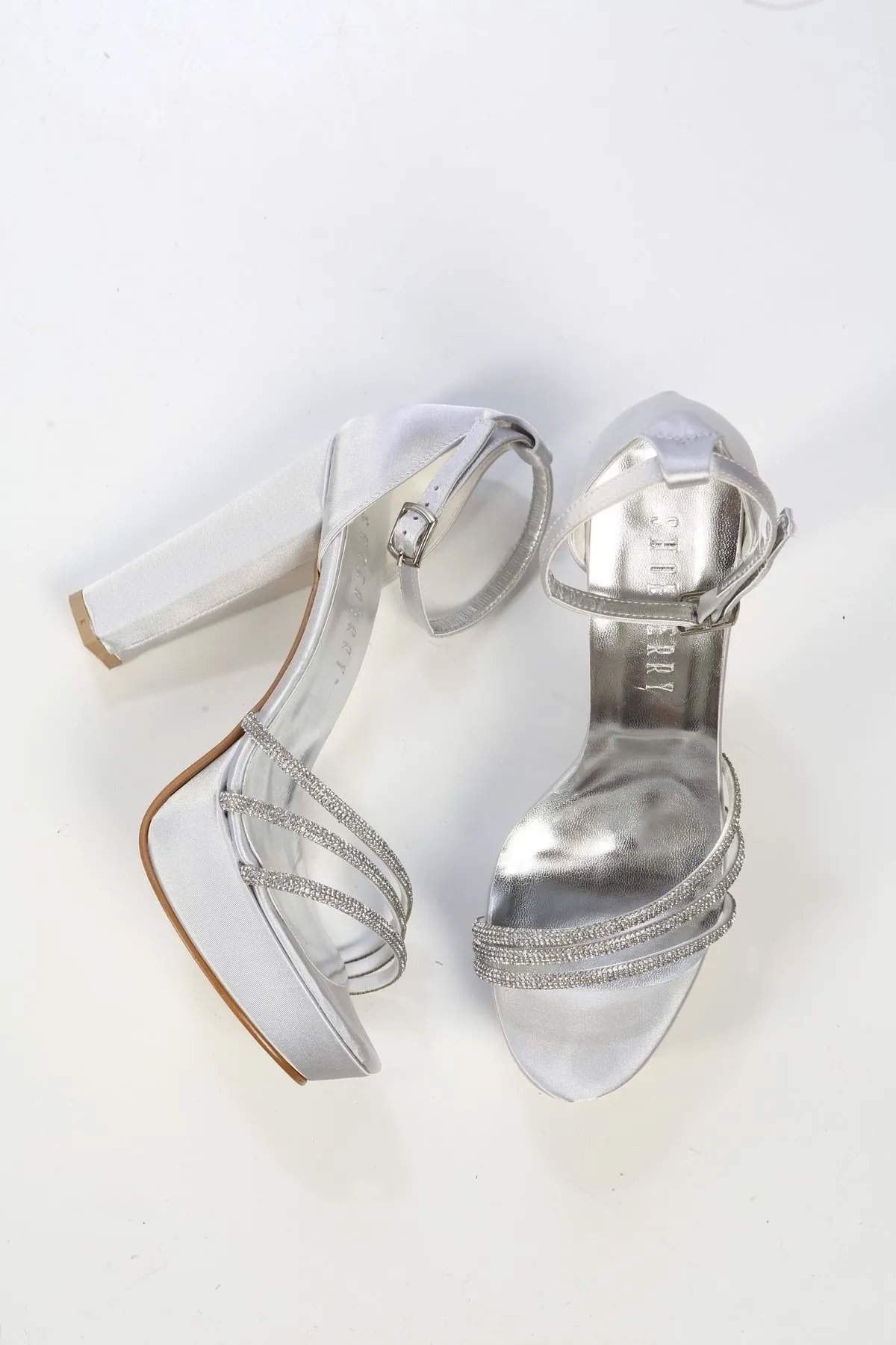 Shoeberry  Adamas Silver Satin Stone Plateau-Schuhe mit Absatz für Damen