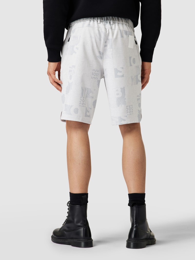 Sweatshorts mit Allover-Label-Print Modell 'Liem' in weiß