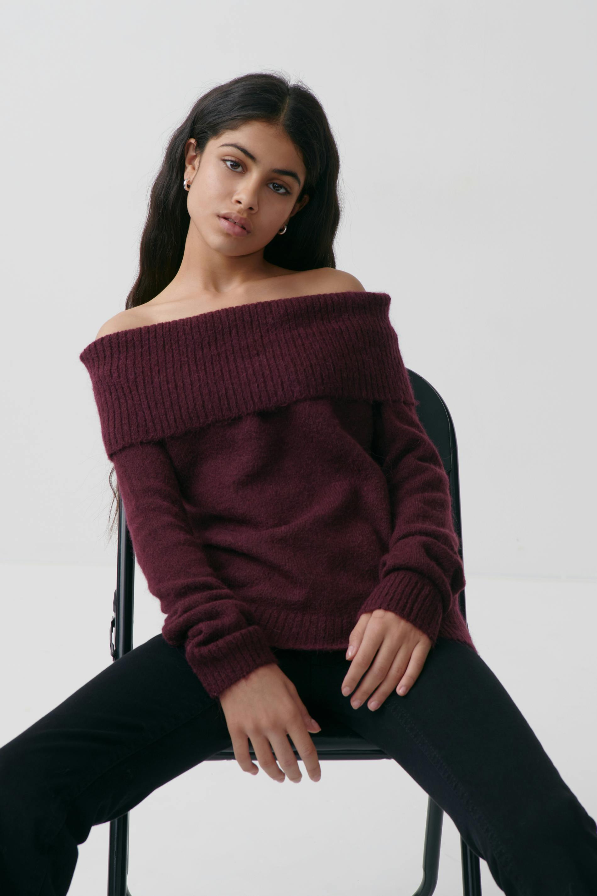 Y kn off shoulder sweater