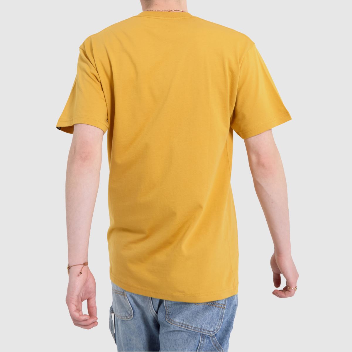 Vans-logotyp på vänster bröst i guld