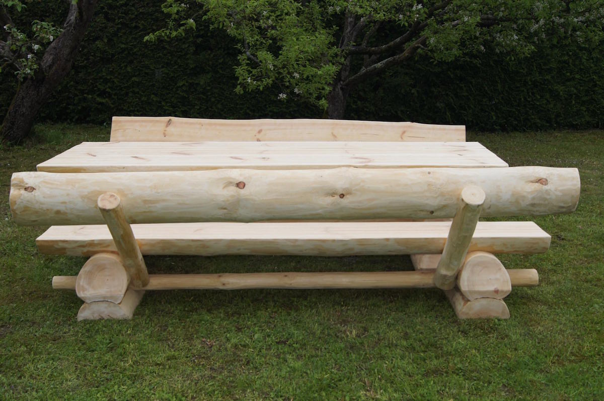 PureHaven Luxus-Holzgarnitur 295x90x80 cm Tischabmessungen massiver Naturstamm nordische Fichte Blockbauweise handgeschnitzt strapazierfähig Unikat