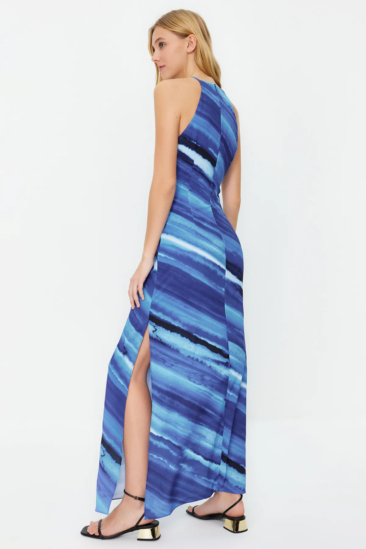 Trendyol Collection  Blaues, ärmelloses, gerade geschnittenes, gefüttertes Maxi-Webkleid TWOSS23EL02238