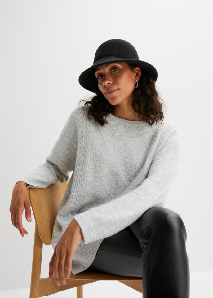 Oversize-Pullover mit Zopfmuster