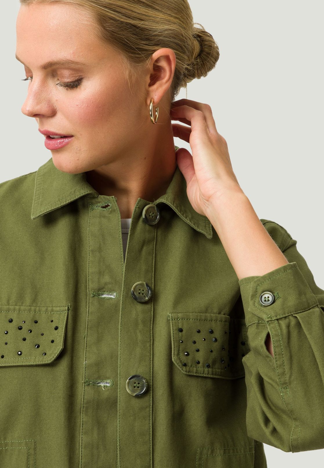 Jacke mit Strasssteinen