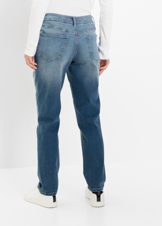 Boyfriend-Jeans mit Destroy-Details
