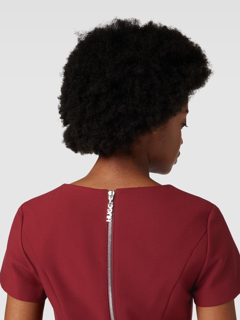 Midikleid mit V-Ausschnitt Modell 'Kalamara' in bordeaux rot