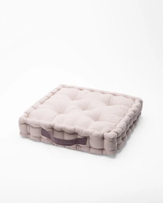 Coussin de sol carré.