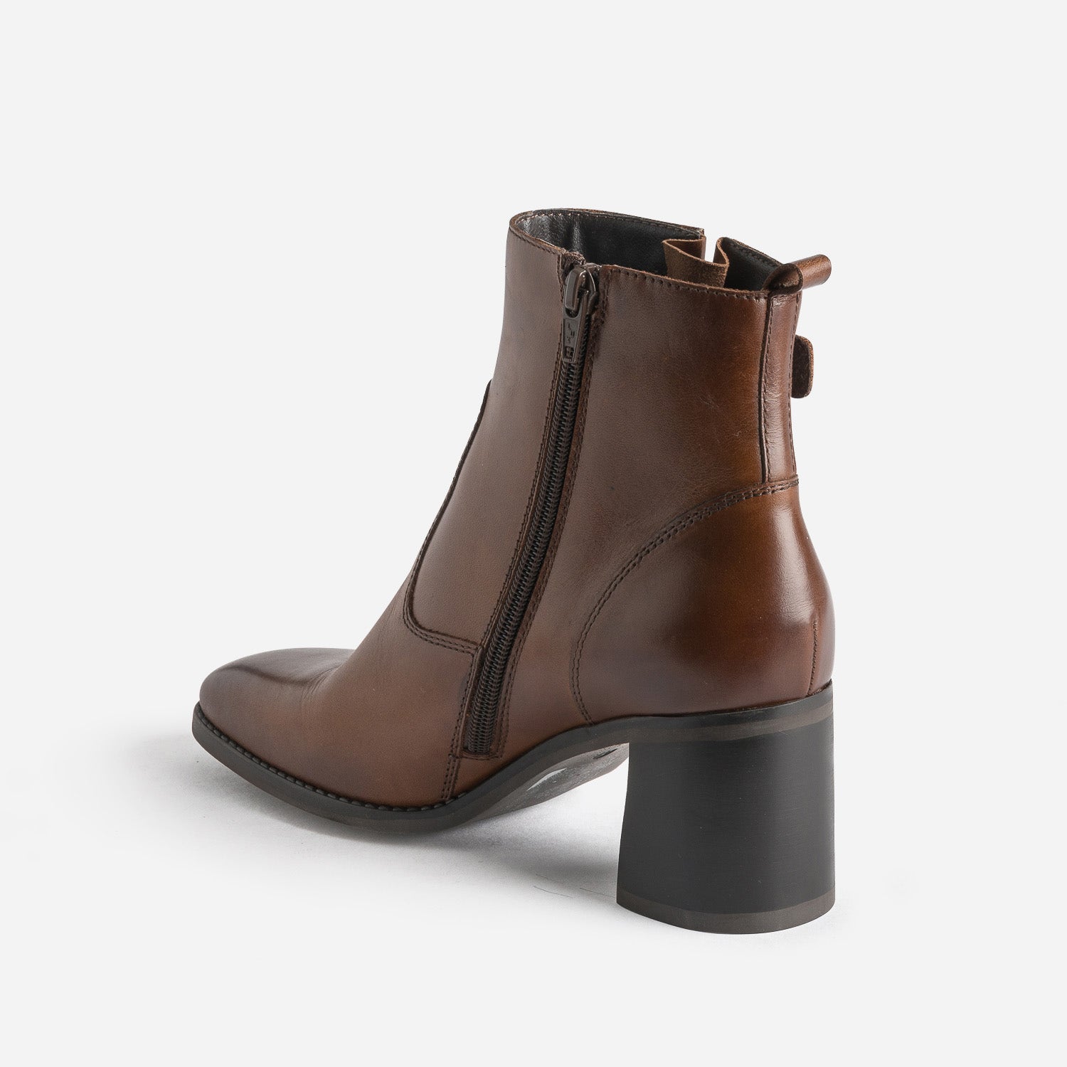 Boots cognac éco-conçu en cuir détails surpiqûres