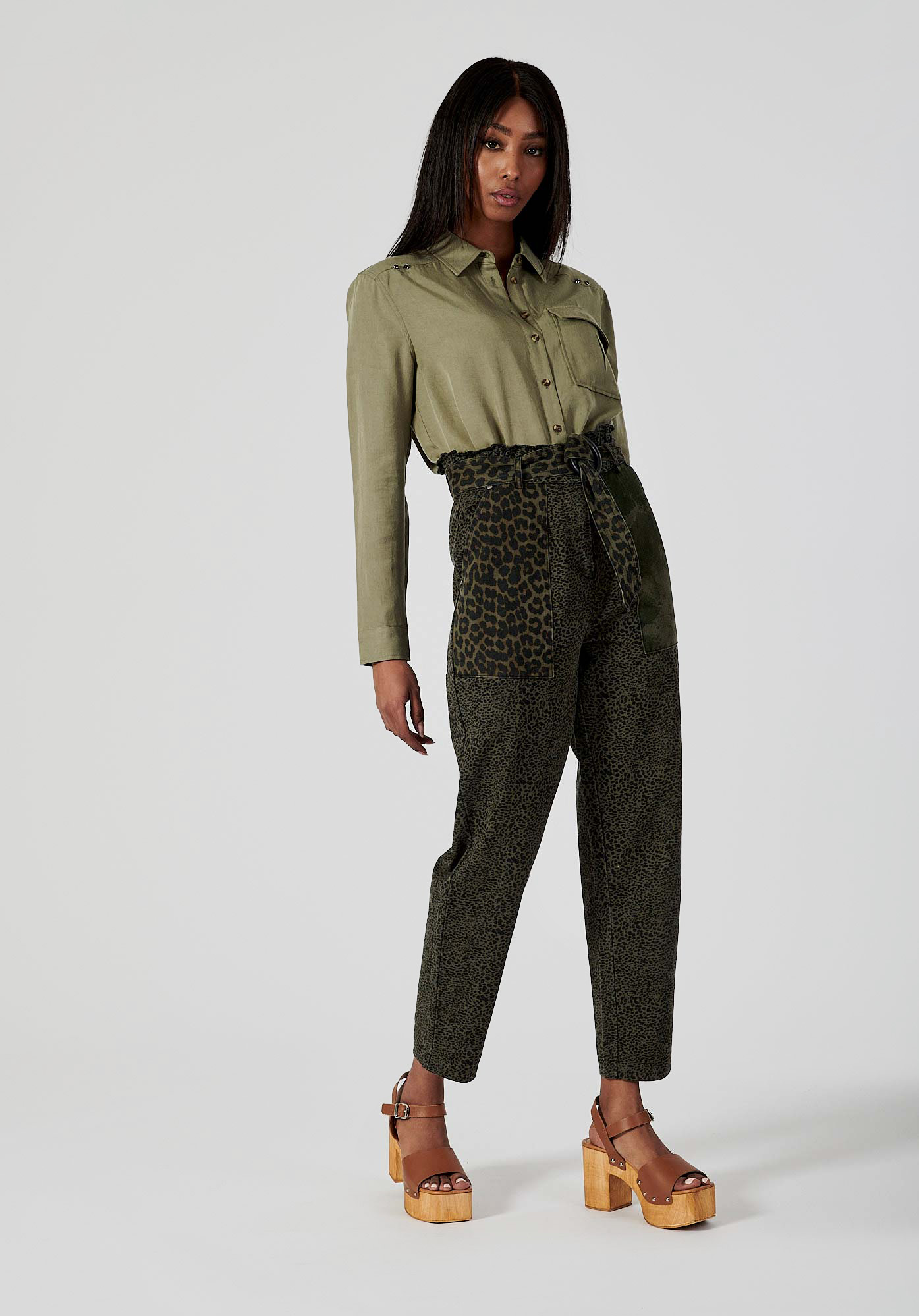 COLMA  Pantalon kaki imprimé femme