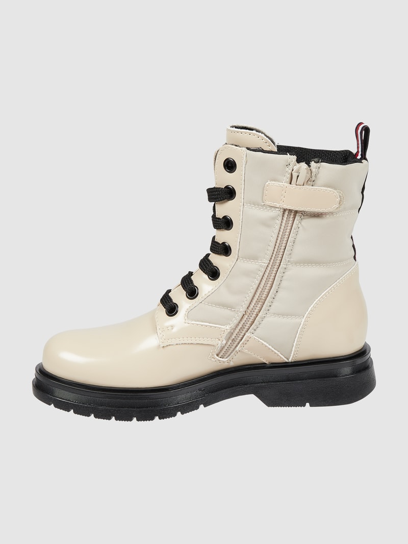 Boots in Lack-Optik in beige