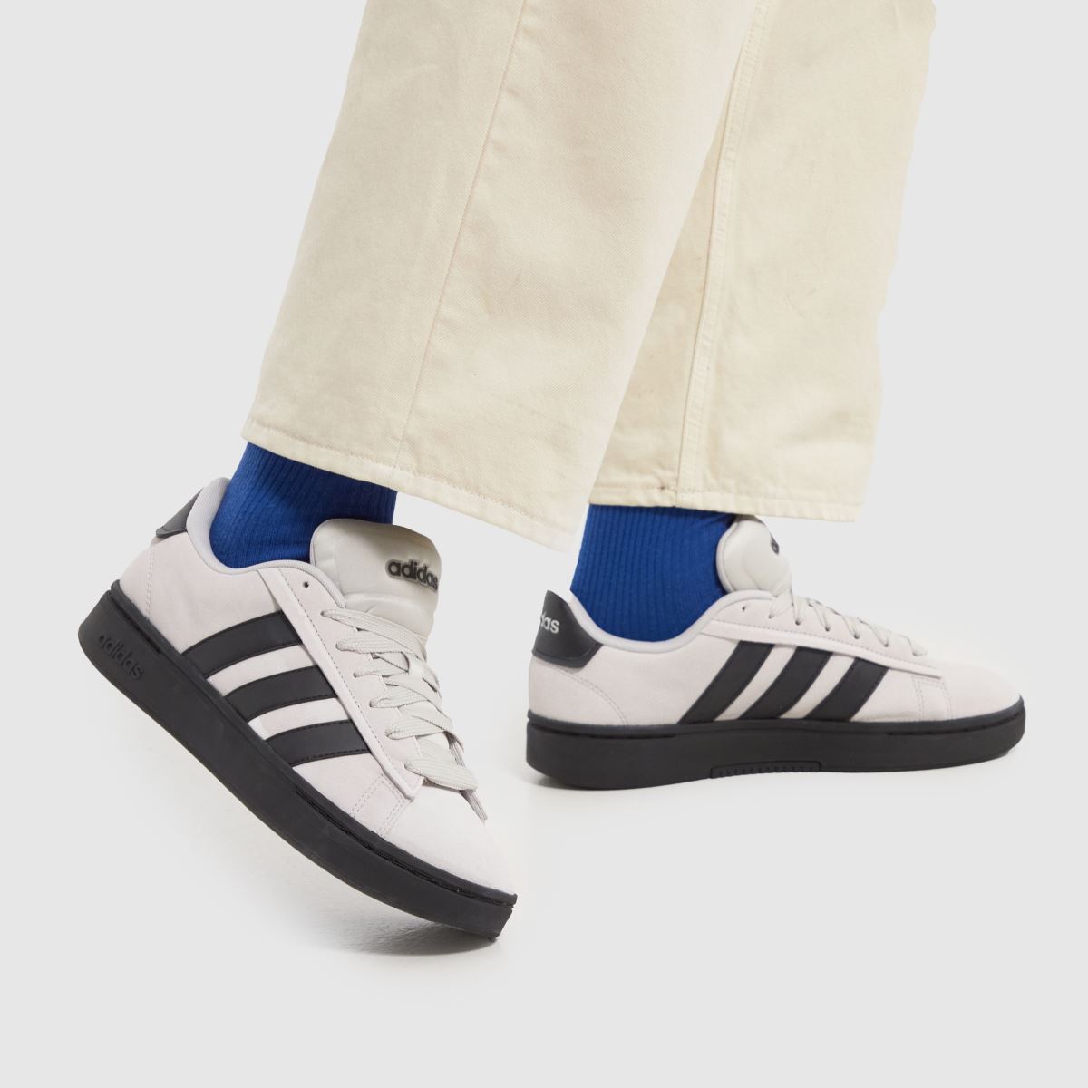 adidas Grand Court Alpha cipők fekete és szürke színben