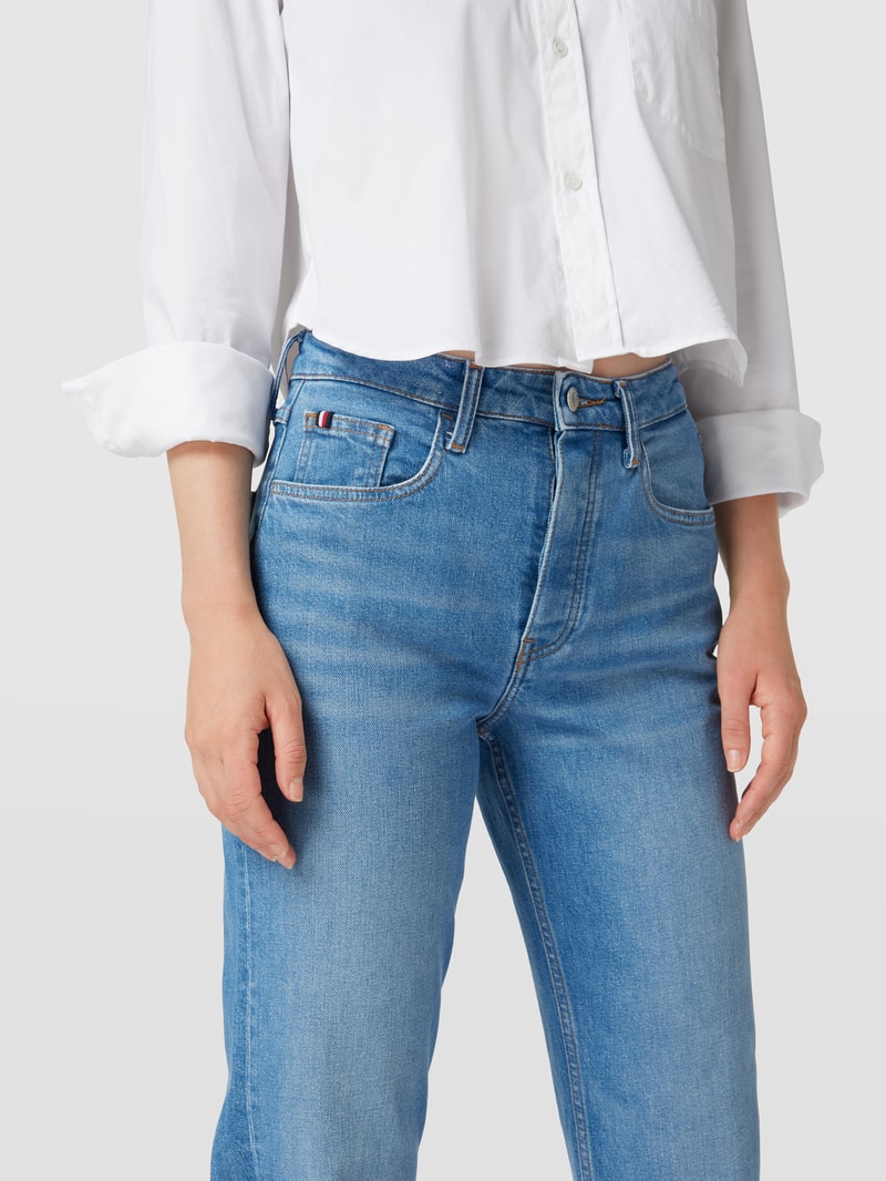 Jeans mit Label-Patch in bleu