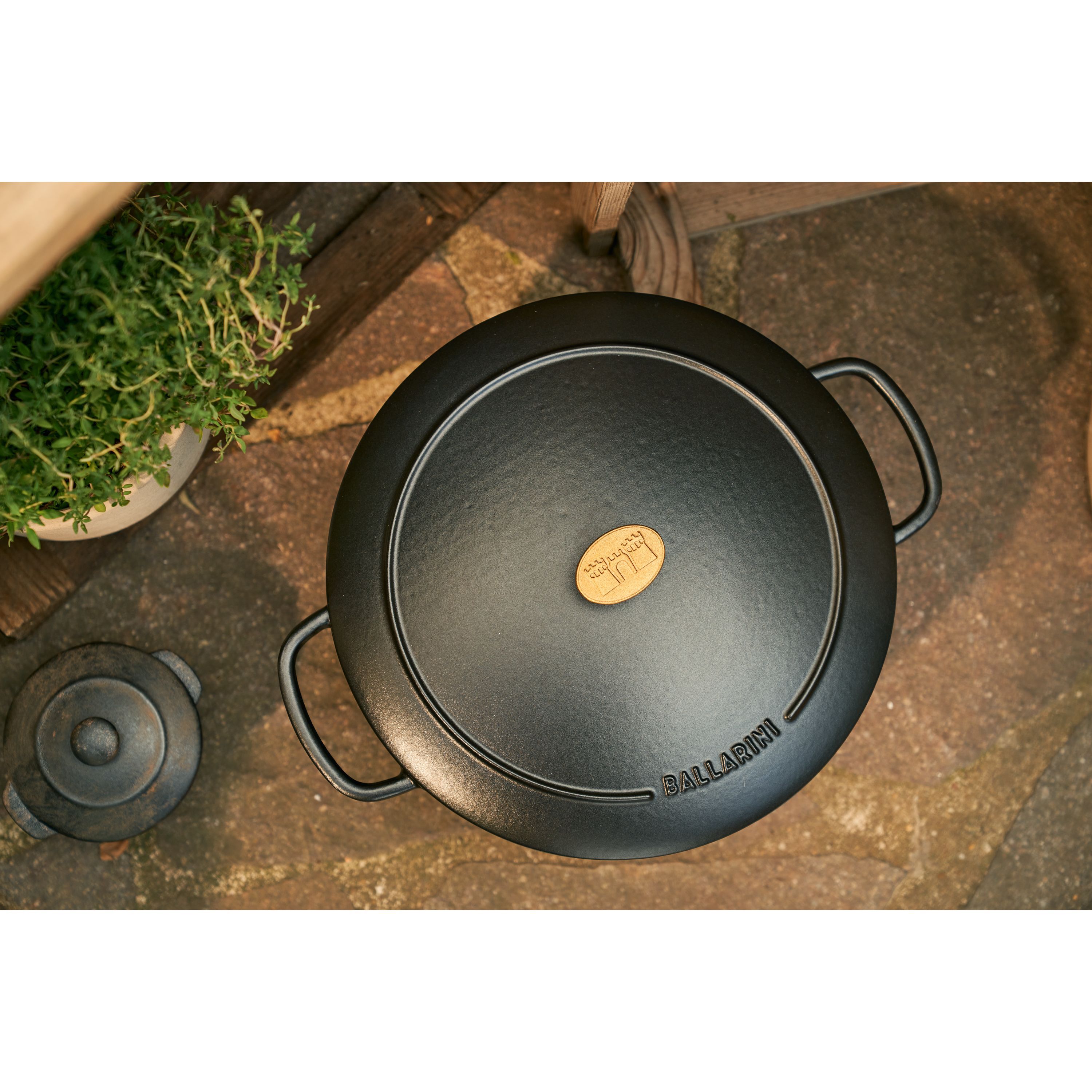 Cocotte 24 cm, rund, Schwarz, Gusseisen