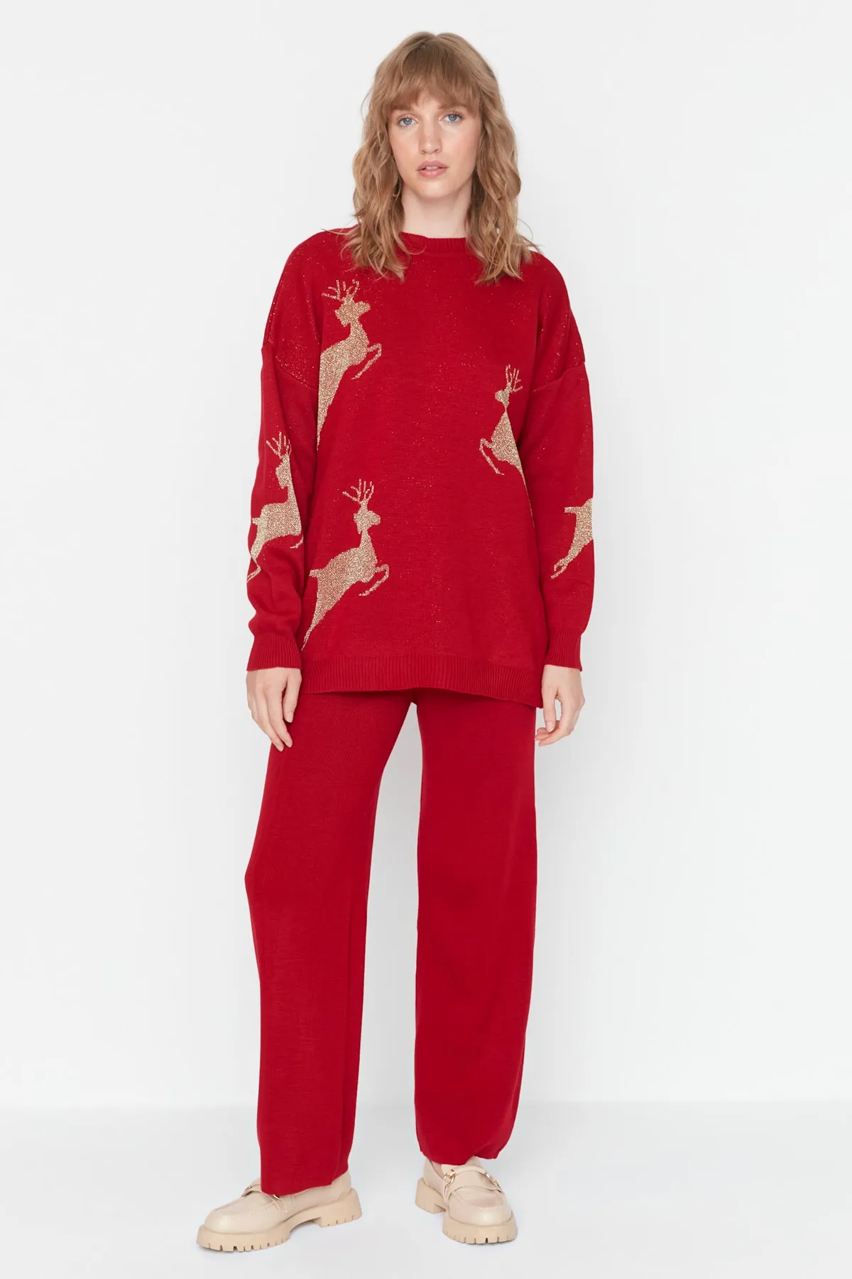 Trendyol Collection  Rotes gemustertes Strickoberteil und -unterteil-Set mit Neujahrsthema TWOAW23AU00174