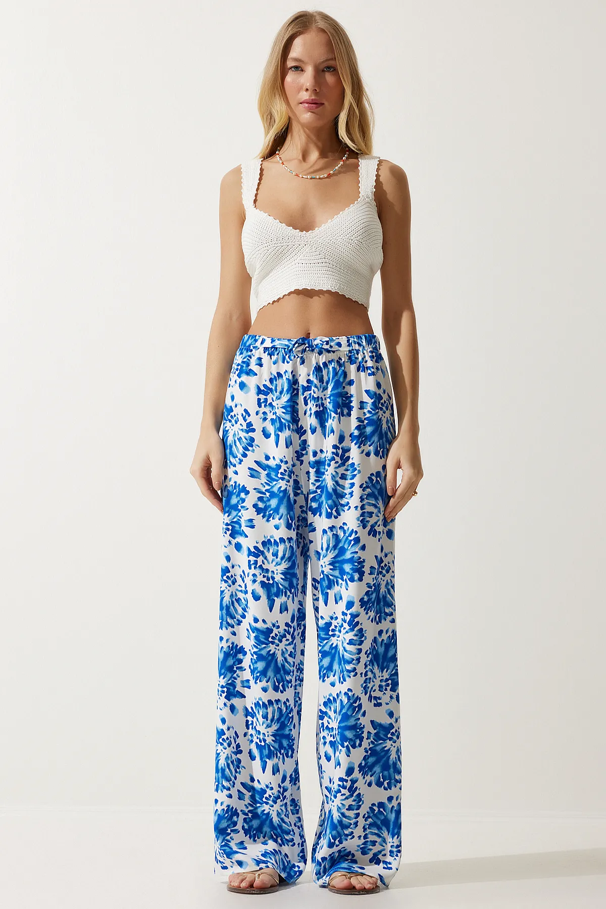 Happiness İstanbul  Damen-Hose aus ecrublauer, hoch taillierter, lockerer Viskose für den Sommer BH00354