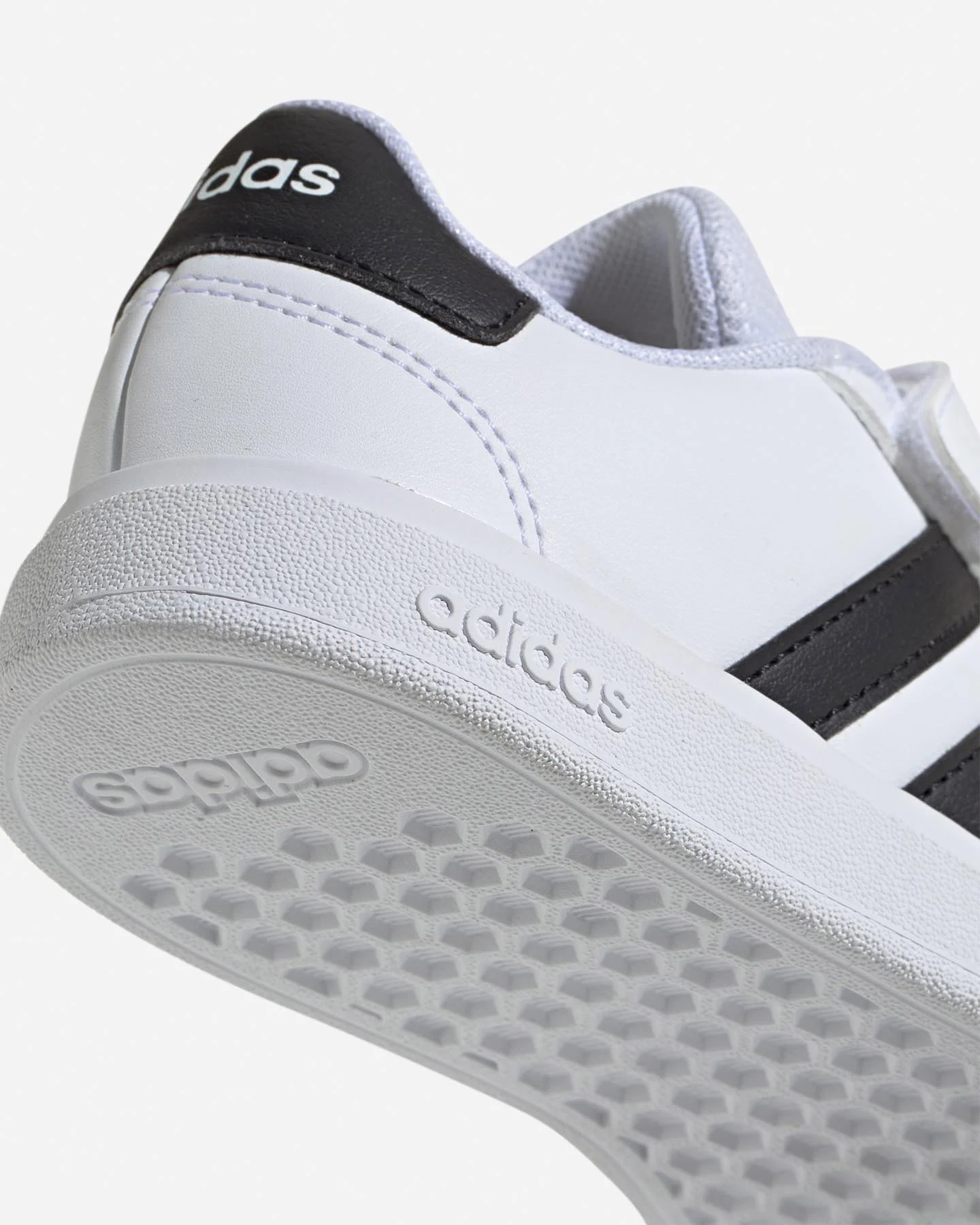 Buty sportowe Adidas Core Grand Court 2.0 Ps Jr IH5529