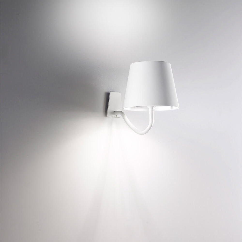 Zafferano LED Wandleuchte LED Akku Wandleuchte Poldina in Weiß 2,2W 188lm IP54, keine Angabe, Leuchtmittel enthalten: Ja, fest verbaut, LED, warmweiss, Wandleuchte, Wandlampe, Wandlicht