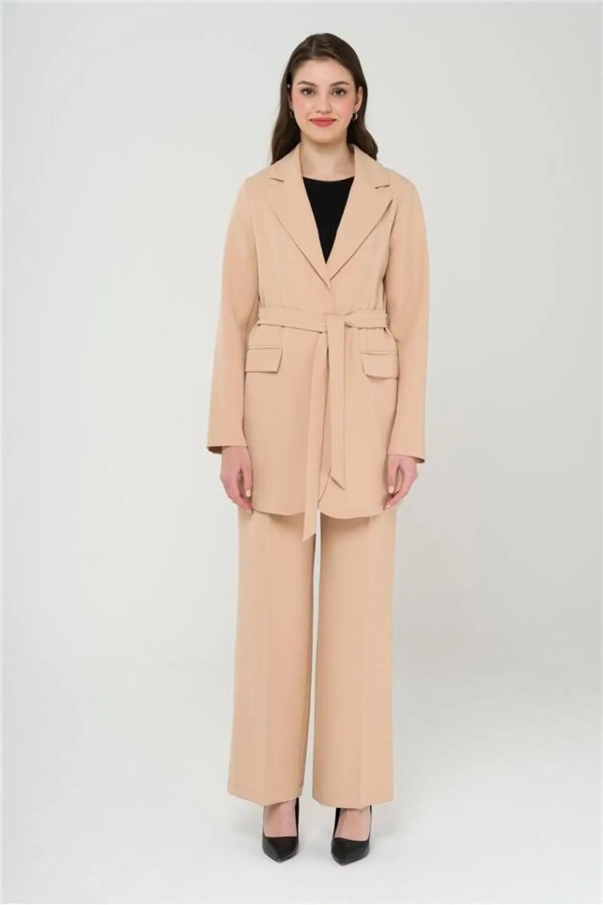 Olcay  Gürteldetaillierte, ungefütterte Jacke, Hose, Anzug A.kamel 9214