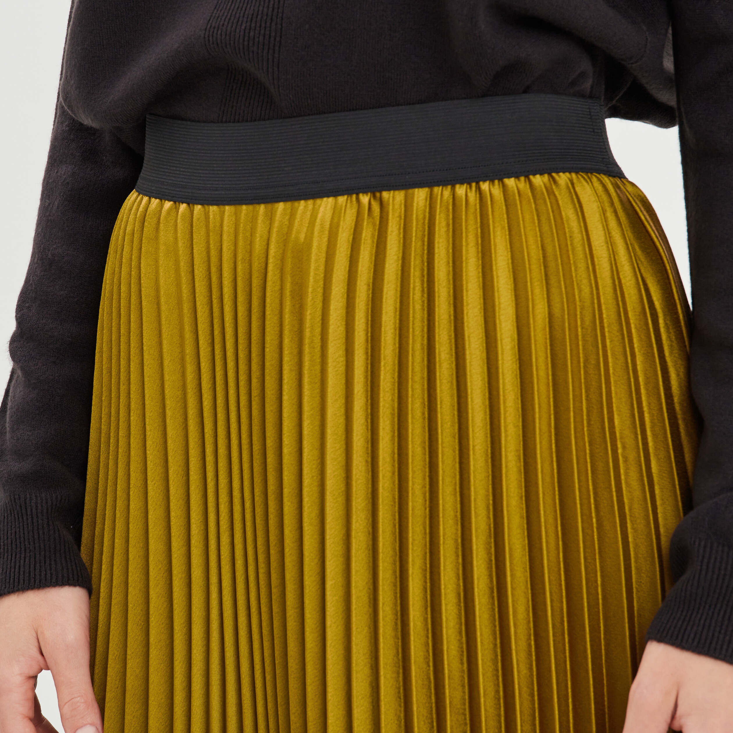 Jupe midi plissée en satin vert olive femme | La Halle
