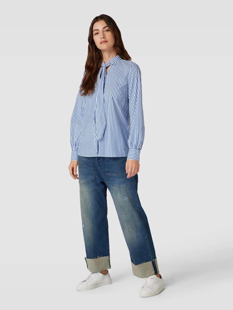Bluse mit Streifenmuster in hellblau