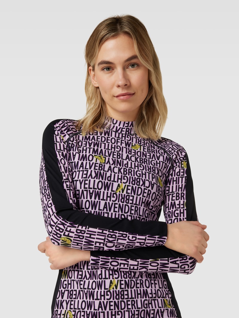 Knielanges Kleid mit Allover-Statement-Print in flieder