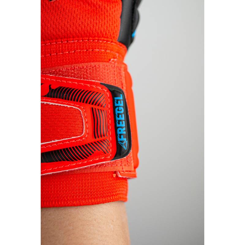 Reusch Attrakt Freegel Silver Junior Torwarthandschuhe Kinder