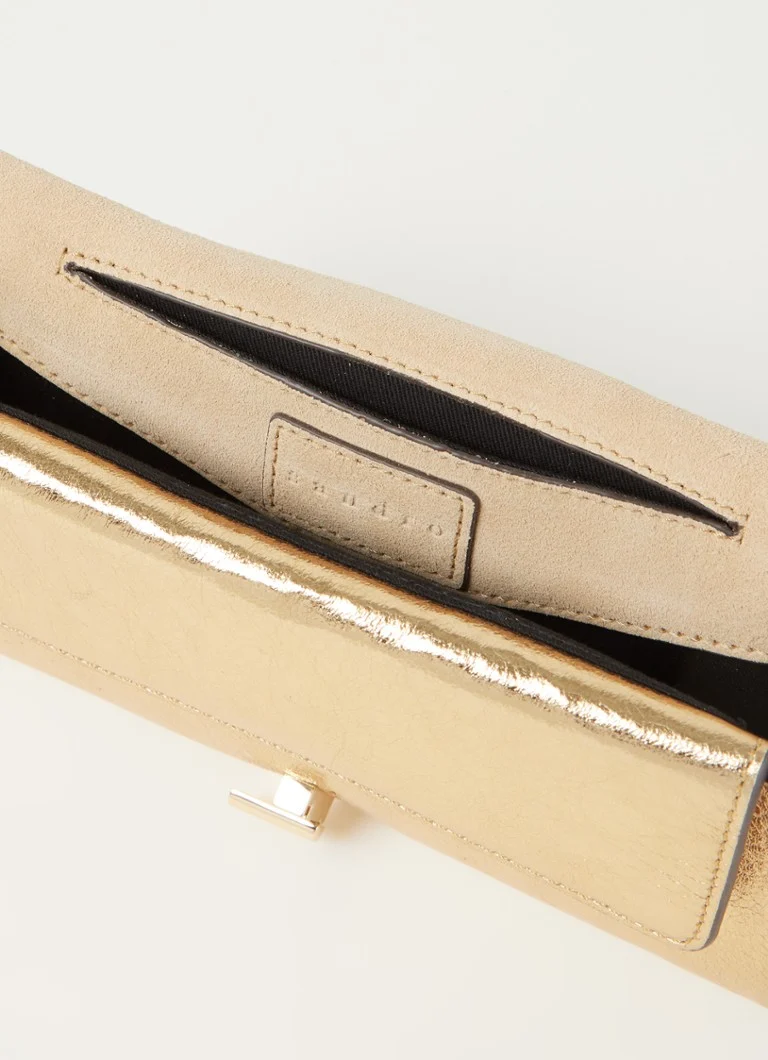 Sandro-lammasnahkainen clutch-laukku irrotettavalla olkahihnalla