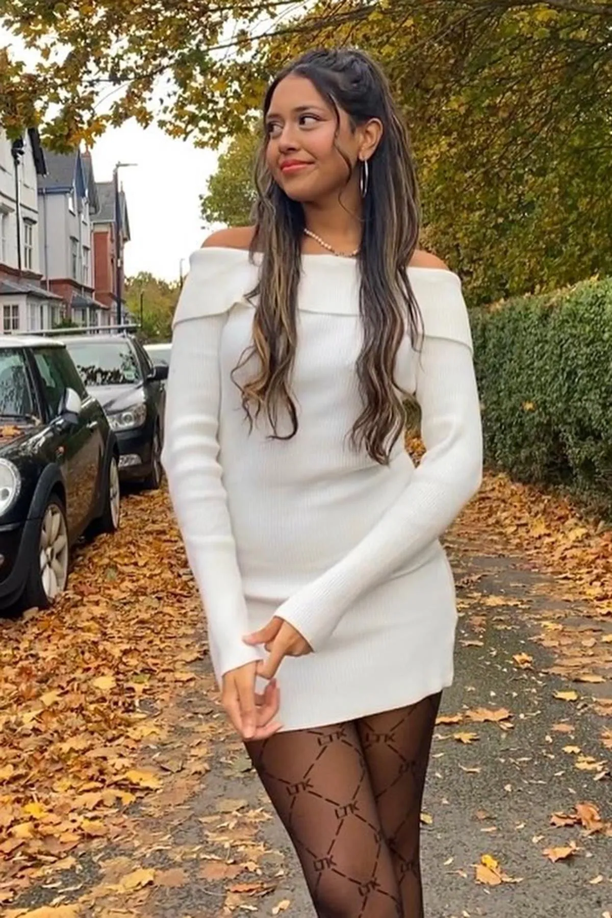 Madmext  Weißes Langarm-Minikleid mit Madonna-Kragen Mg1699